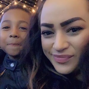 Meet your Posher, Laureana